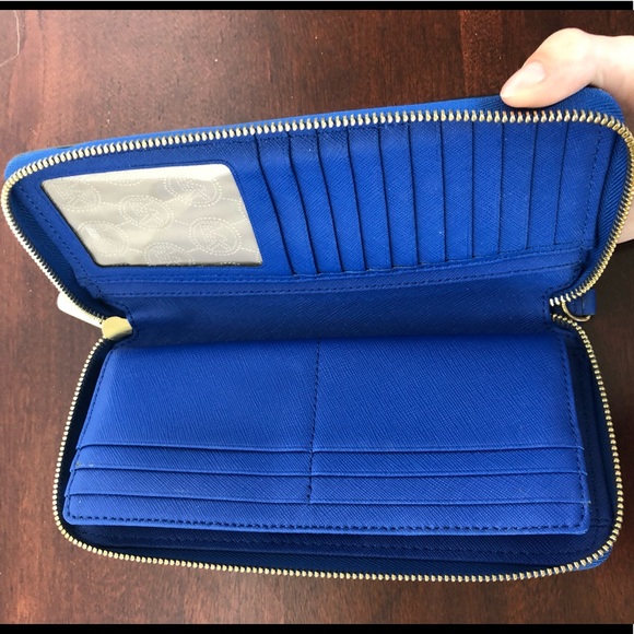 Micheal Kors wallet - Picture 3 of 5